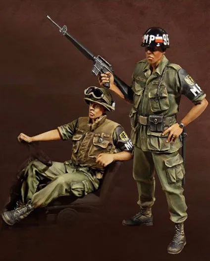 Details about  / 1//35 Resin Figure Model Kit Vietnam War US Soldiers Cover Taking Hit Unpainted